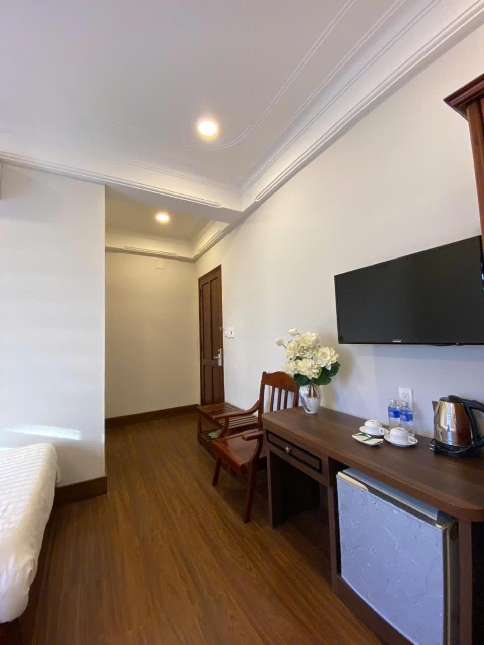 Jade Hotel Hue Luaran gambar